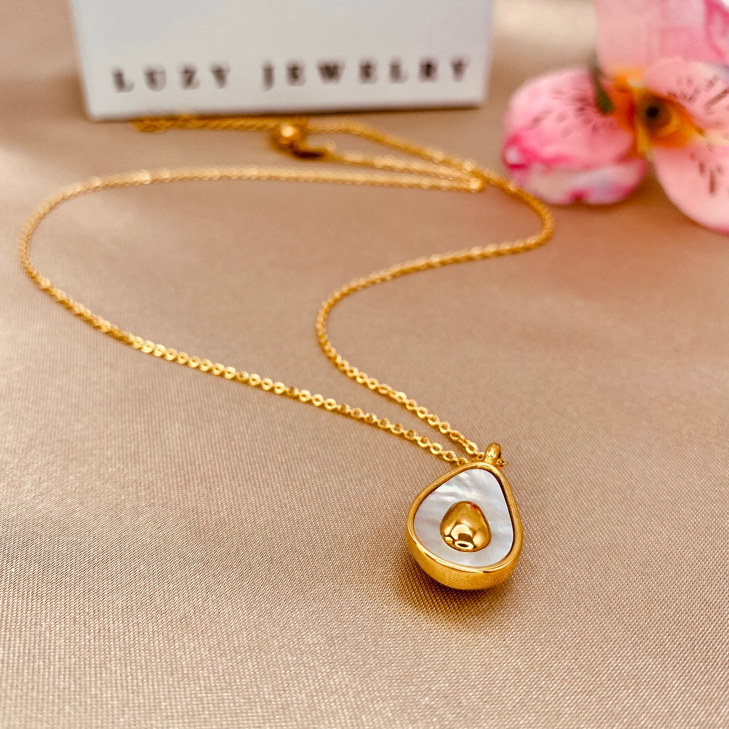 Mother_of_pearl_gold_avocado_pendant_necklace