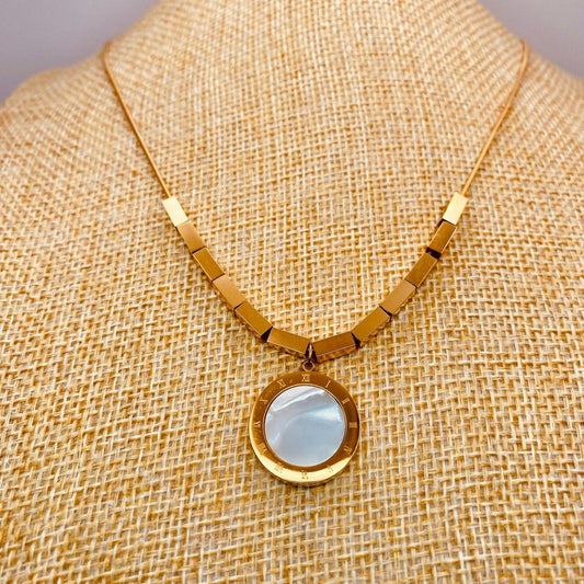 Gabriela Necklace - Luzy JewelryNecklacesLuzy JewelryGabriela Necklace - Luzy JewelryNecklacesLuzy JewelryGabriela Necklaceblack onyxgoldminimalist2black onyxgoldminimalist2