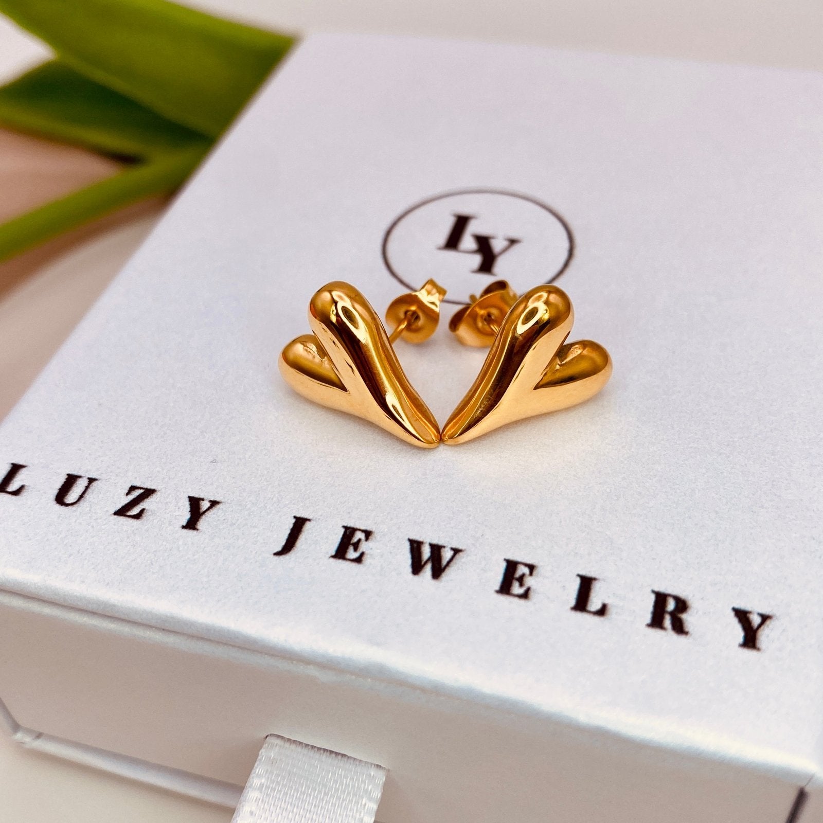 Hestia Earrings - Luzy JewelryLuzy JewelryHestia Earrings - Luzy JewelryLuzy JewelryHestia Earrings18kearringheart318kearringheart3