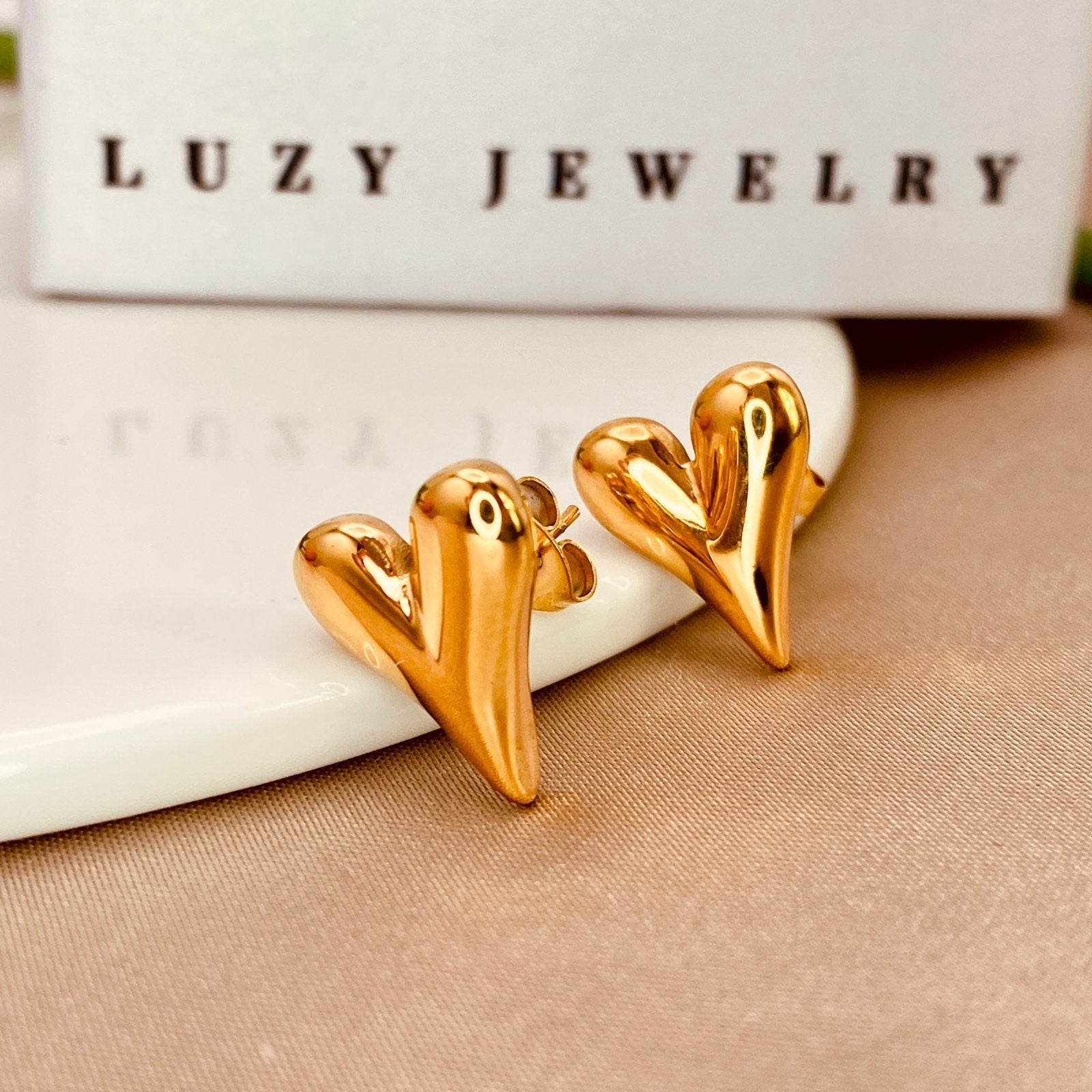 Hestia Earrings - Luzy JewelryLuzy JewelryHestia Earrings - Luzy JewelryLuzy JewelryHestia Earrings18kearringheart118kearringheart1