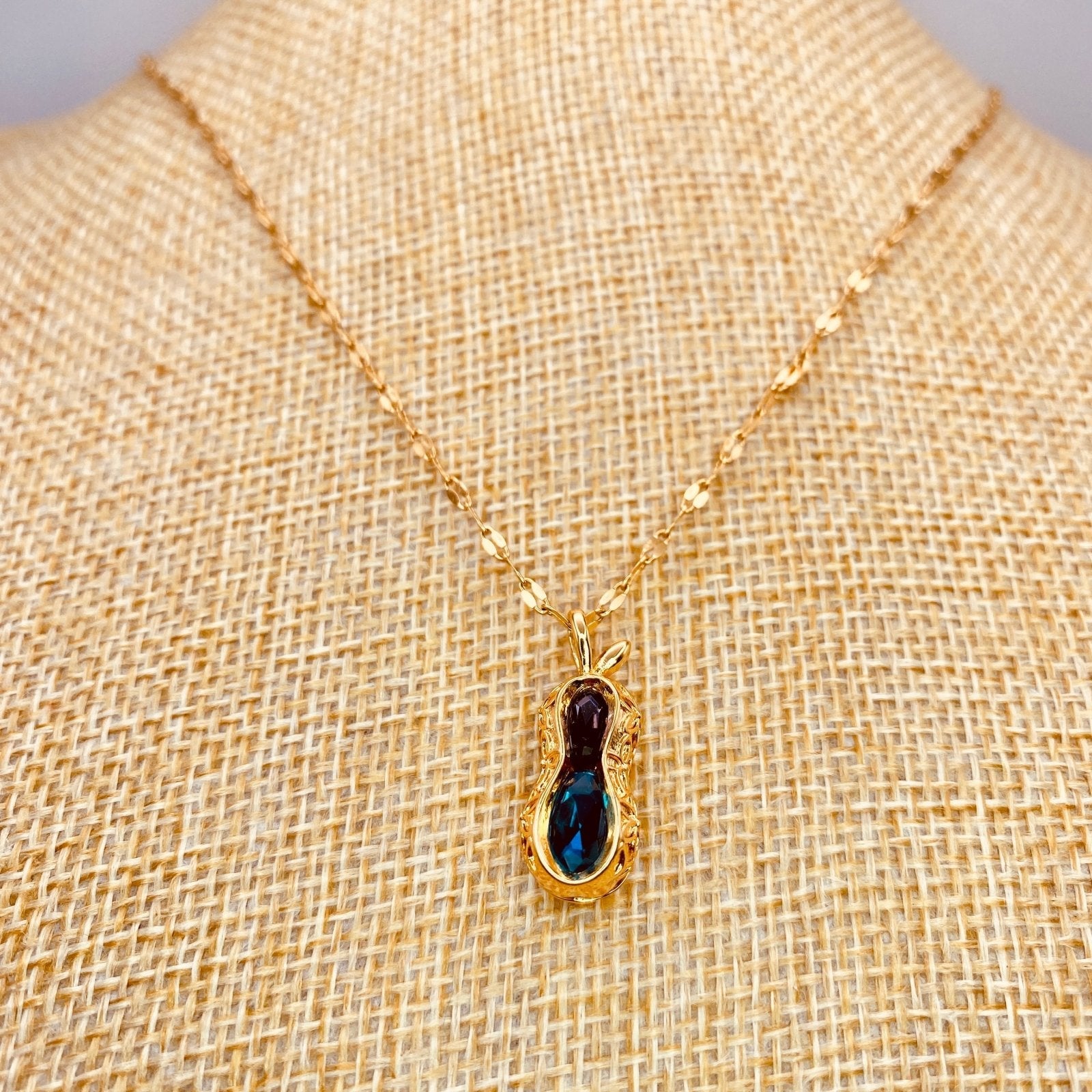 Peanut Necklace - Luzy JewelryNecklaceLuzy JewelryPeanut Necklace - Luzy JewelryNecklaceLuzy JewelryPeanut Necklace18kcubic zirconiafine jewelry418kcubic zirconiafine jewelry4