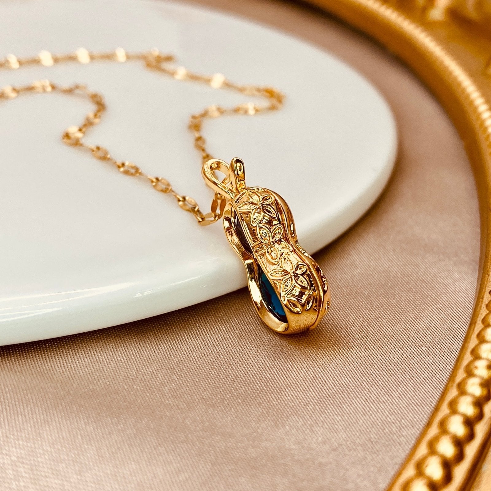 Peanut Necklace - Luzy JewelryNecklaceLuzy JewelryPeanut Necklace - Luzy JewelryNecklaceLuzy JewelryPeanut Necklace18kcubic zirconiafine jewelry318kcubic zirconiafine jewelry3